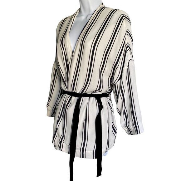 H&M White and Grey Striped Wrap Top Black Tie Belt Womens Small - Picture 2 of 10